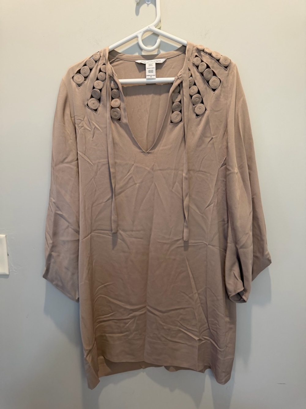 Diane Von Furstenberg Taupe 100% Silk Mini Dress with Embellished Shoulders - Picture 3 of 6